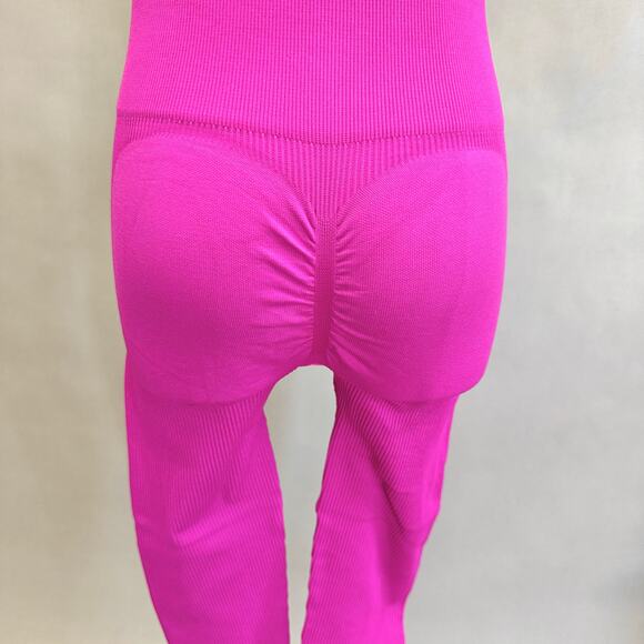 Amazon ribbed seamless button scrunch leggings & sports bra set pink size medium - Picture 11 of 12